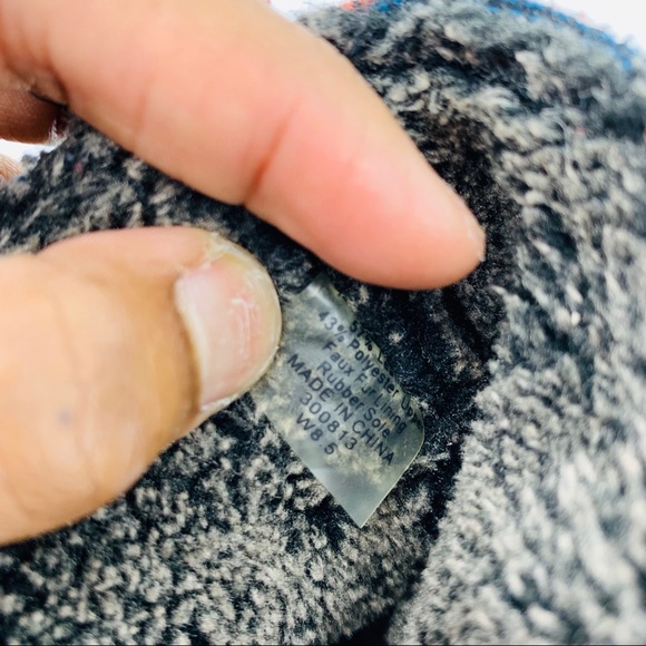 TOMS Boots - Picture 8 of 8